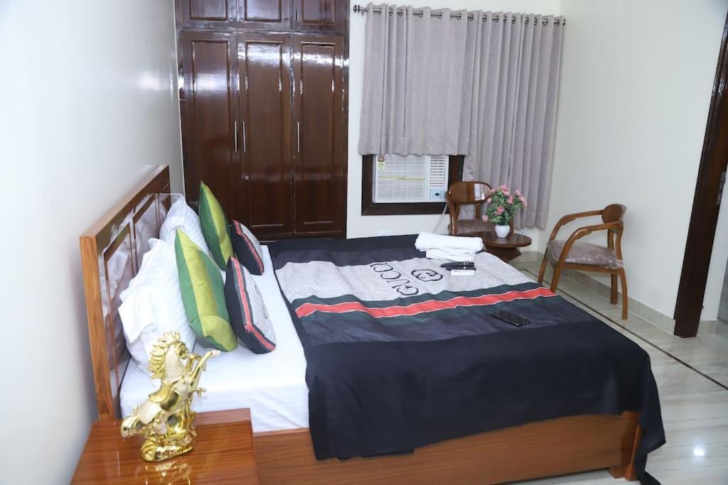 Divine India Service Apartment 3Bhk,B57 Sarita Vihar,Apollo Nueva Delhi Exterior foto