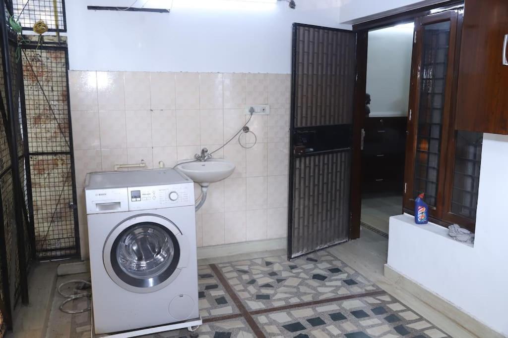 Divine India Service Apartment 3Bhk,B57 Sarita Vihar,Apollo Nueva Delhi Exterior foto