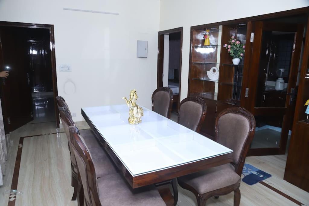 Divine India Service Apartment 3Bhk,B57 Sarita Vihar,Apollo Nueva Delhi Exterior foto