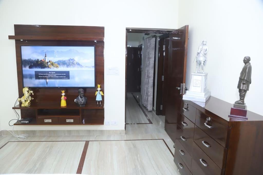 Divine India Service Apartment 3Bhk,B57 Sarita Vihar,Apollo Nueva Delhi Exterior foto